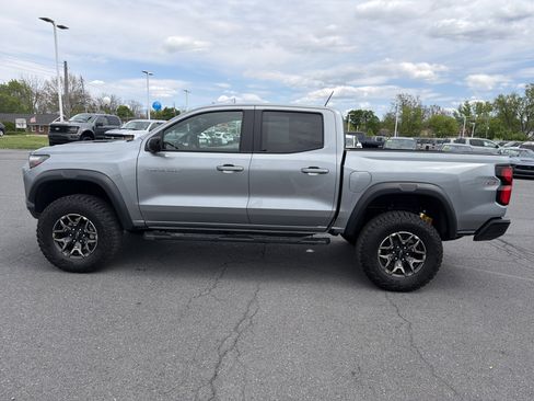 Used 2026 Chevrolet Colorado ZR2 w/ Technology Package AWD/4WD image 7