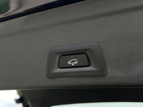 Used 2023 BMW X6 xDrive40i w/ Executive Package image 33