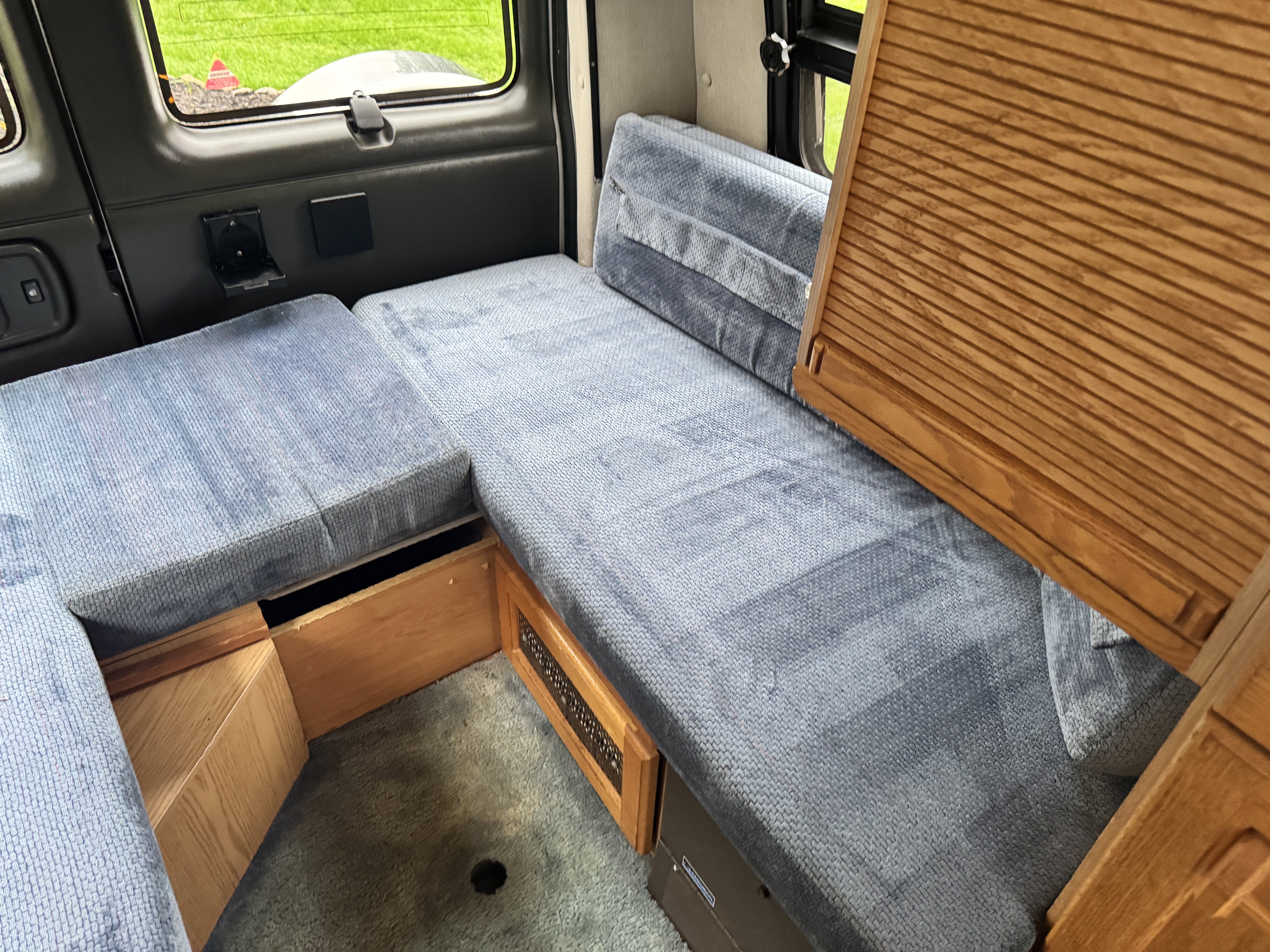 Used 2002 Chevrolet Express 3500 Extended w/ Preferred Equipment Group 2 RWD image 34