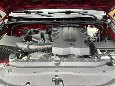 Used 2011 Toyota 4Runner SR5 w/ Convenience Pkg image 30