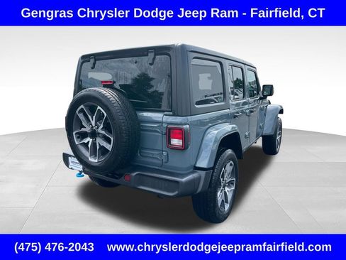 Used 2024 Jeep Wrangler Unlimited w/ Convenience Group AWD/4WD image 7