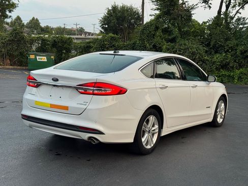 Used 2018 Ford Fusion SE w/ Equipment Group 602A FWD image 7