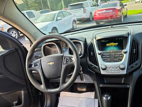 Used 2016 Chevrolet Equinox LS FWD image 13