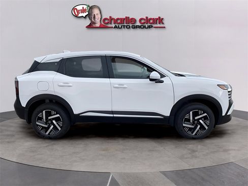 New 2026 Nissan Kicks SV image 6