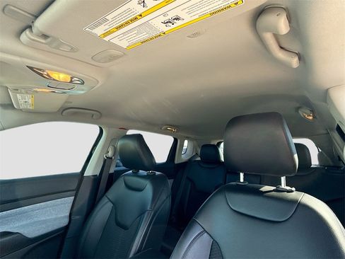 Used 2022 Jeep Compass Latitude w/ Convenience Group image 19