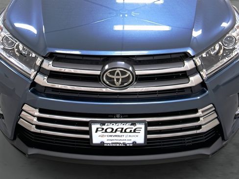 Used 2019 Toyota Highlander Limited Platinum image 16