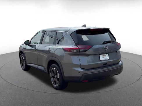 Used 2026 Nissan Rogue SV FWD image 12