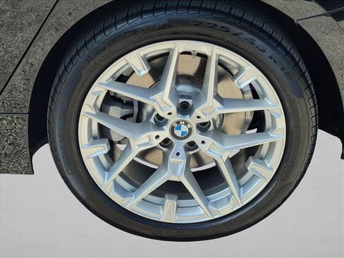 Used 2025 BMW 330i Sedan w/ M Sport Package RWD image 23