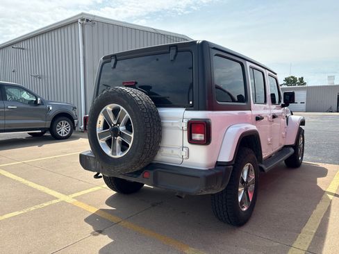 Used 2020 Jeep Wrangler Unlimited Sahara AWD/4WD image 5