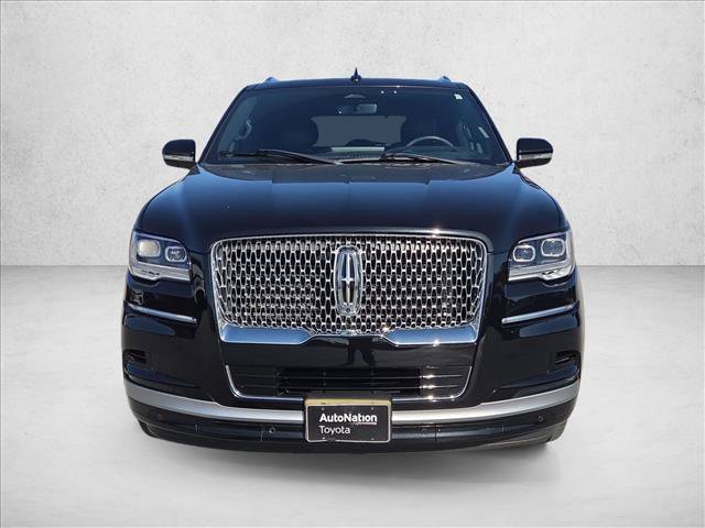 Used 2022 Lincoln Navigator Reserve AWD/4WD image 2