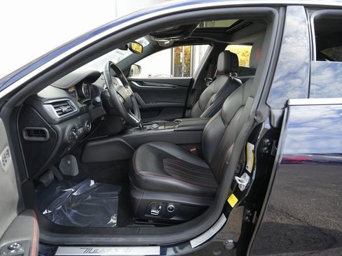 Used 2021 Maserati Ghibli S image 18