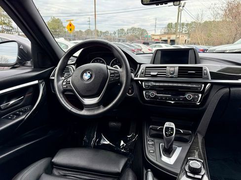 Used 2018 BMW 330i xDrive Sedan w/ Convenience Package image 17
