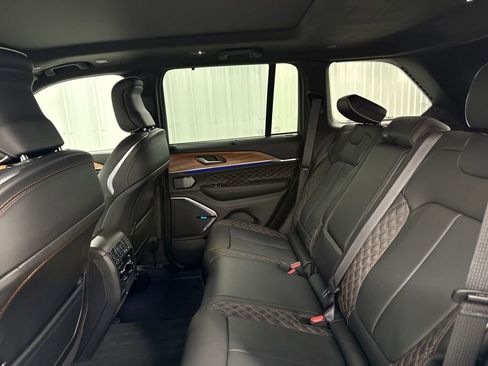 Used 2025 Jeep Grand Cherokee Summit AWD/4WD image 11