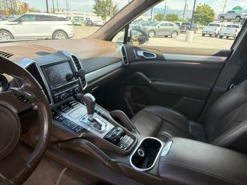 Used 2011 Porsche Cayenne Turbo AWD/4WD image 15