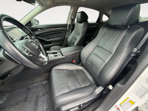 Used 2020 Honda Accord Touring image 10