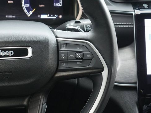 Used 2022 Jeep Grand Cherokee L Limited image 18