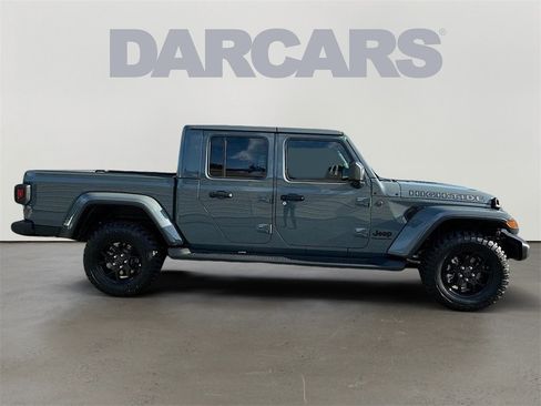 New 2025 Jeep Gladiator Sport image 8