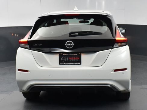 Used 2024 Nissan Leaf S image 7