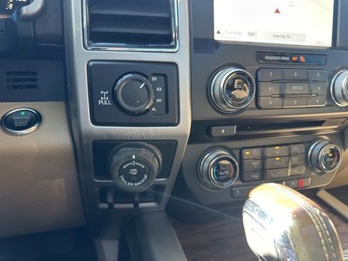 Certified 2018 Ford F150 Lariat w/ Equipment Group 502A Luxury image 45