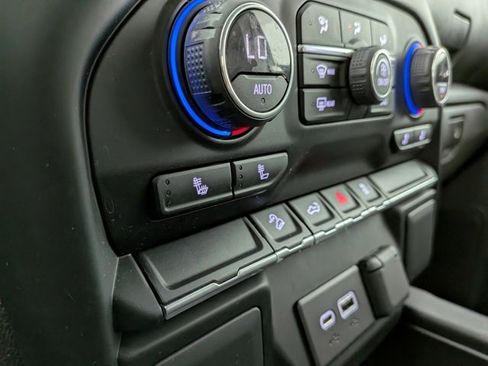 Used 2022 Chevrolet Silverado 1500 LT Trail Boss w/ Bed Protection Package image 8