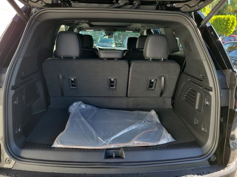 New 2026 GMC Acadia AT4 w/ Luxury Package AWD/4WD image 9