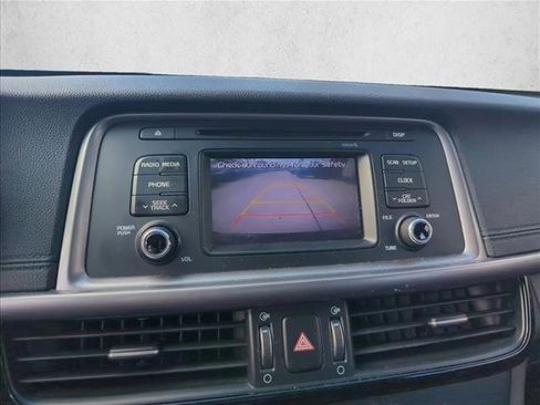 Used 2017 Kia Optima LX image 9