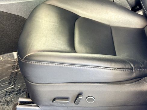 Used 2021 Tesla Model Y Long Range image 17