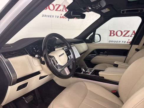 Used 2023 Land Rover Range Rover SE image 12