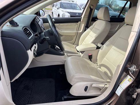 Used 2012 Volkswagen Jetta TDI FWD image 5