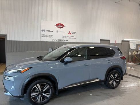 Certified 2022 Nissan Rogue Platinum w/ Head-Up Display Package AWD/4WD image 2