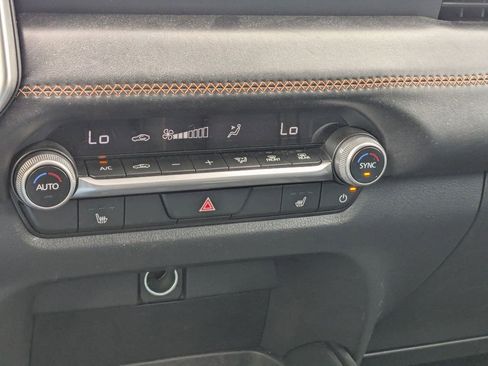 Used 2025 MAZDA CX-50 AWD 2.5 Hybrid w/ Premium Pkg image 22