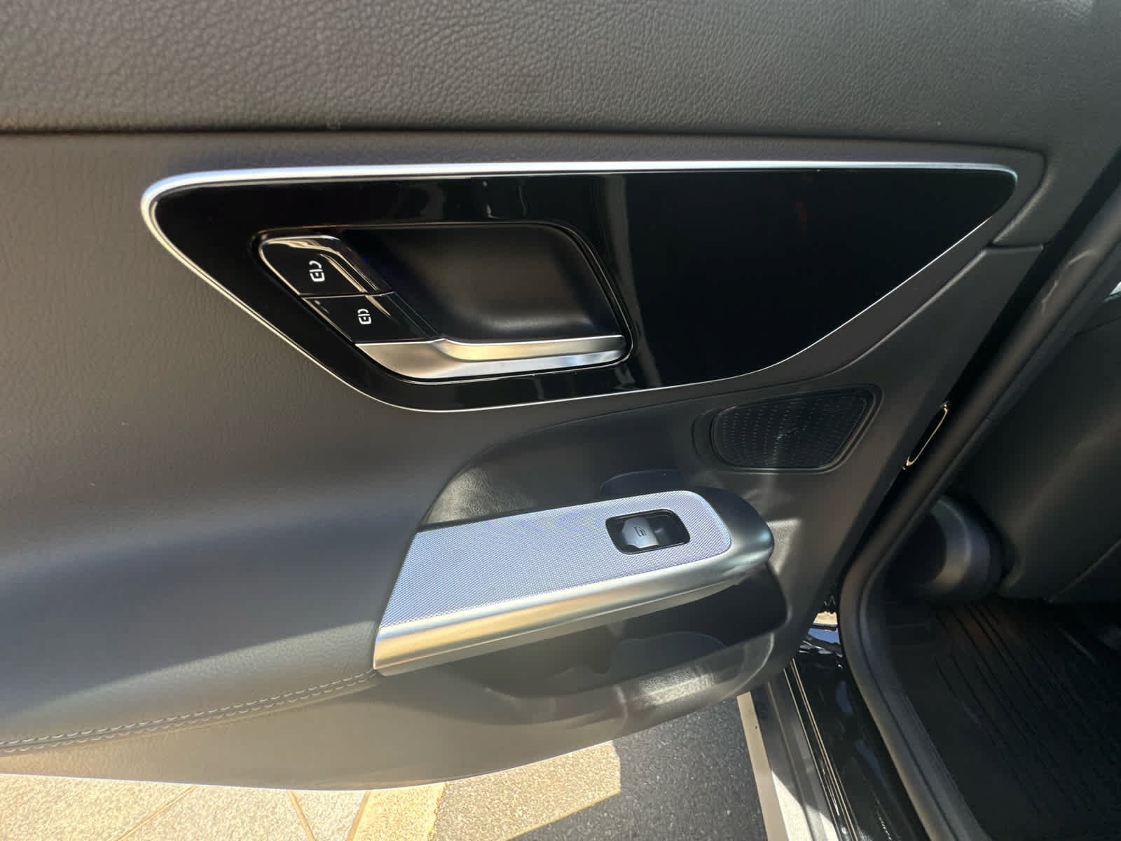 Used 2026 Mercedes-Benz GLC 300 image 25