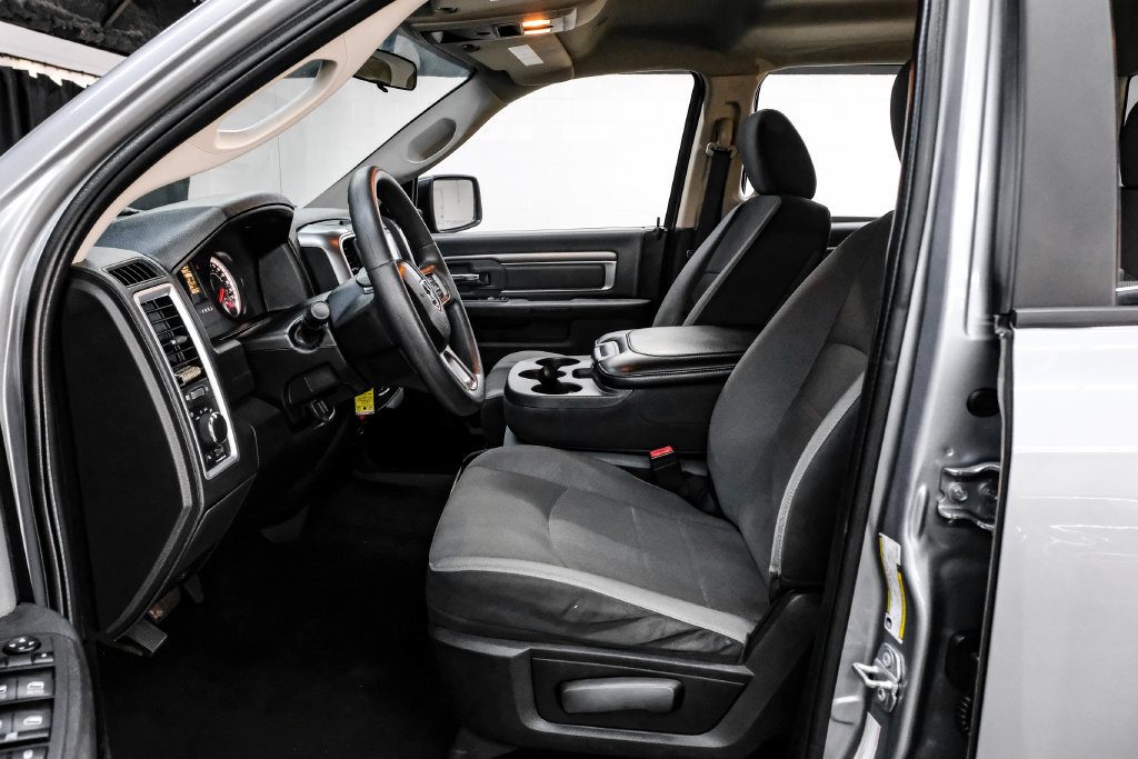 Used 2021 RAM 1500 Classic SLT AWD/4WD image 4