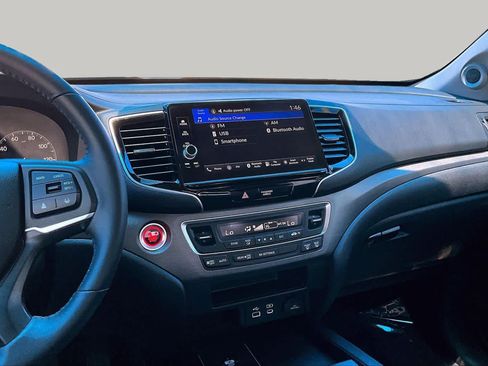 Used 2024 Honda Ridgeline Sport image 7