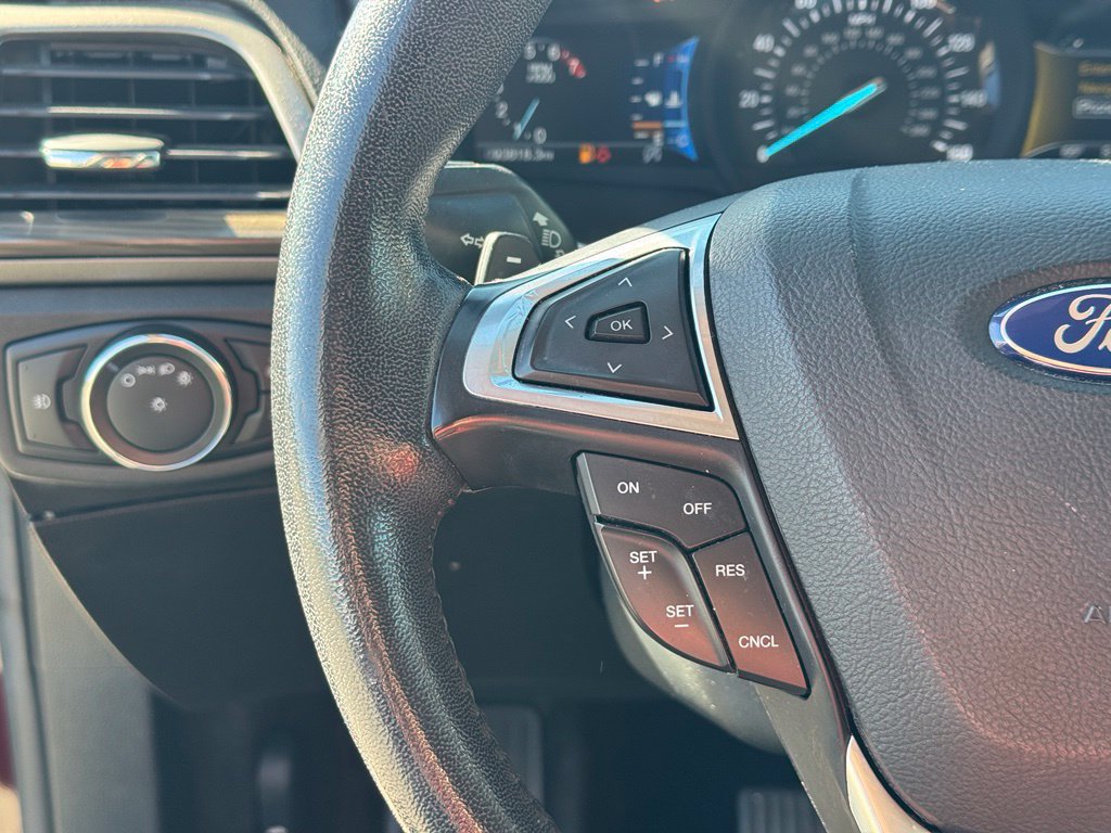 Used 2017 Ford Fusion SE w/ Fusion SE Technology Package FWD image 15