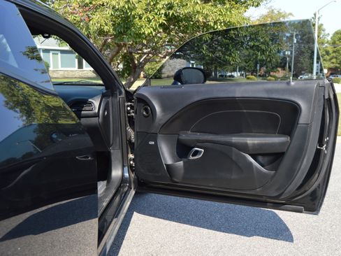 Used 2017 Dodge Challenger SXT Plus image 18