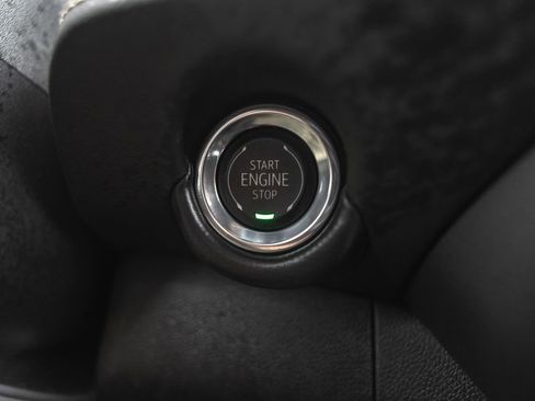 Used 2025 Chevrolet Suburban Premier image 19