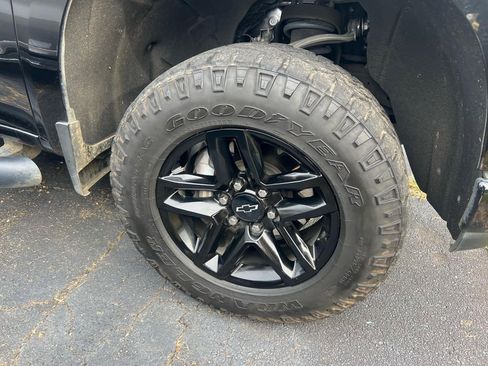 Used 2021 Chevrolet Silverado 1500 LT Trail Boss image 8