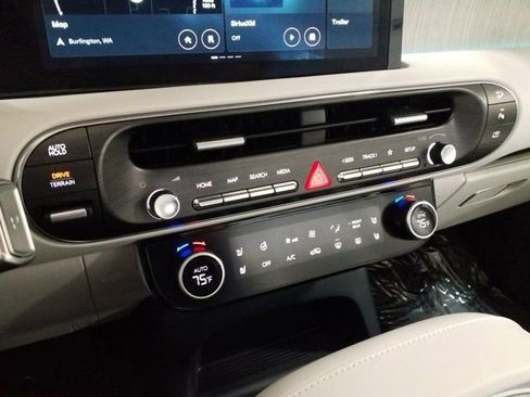 Used 2026 Hyundai Palisade Calligraphy image 7