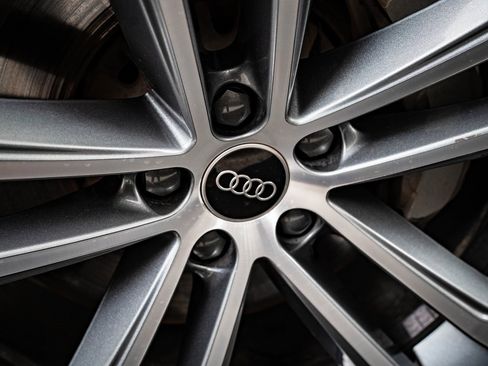 Certified 2025 Audi Q7 2.0T Premium Plus w/ Premium Plus Package image 8