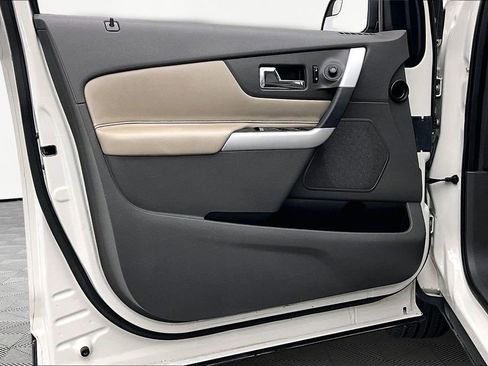 Used 2013 Ford Edge SE image 23