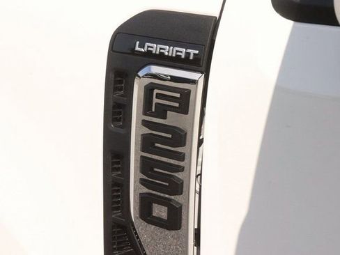 New 2025 Ford F250 Lariat w/ Lariat Ultimate Package AWD/4WD image 13