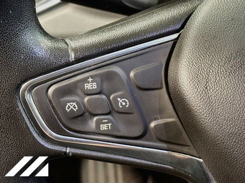 Used 2017 Chevrolet Malibu LT FWD image 12