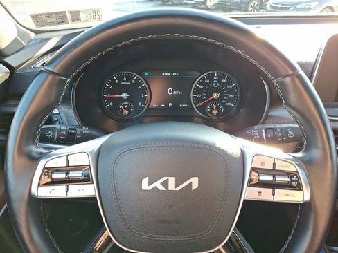 Used 2022 Kia Telluride SX w/ SX Prestige Package image 25
