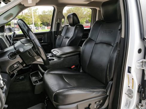 Used 2016 RAM 3500 Laramie image 31