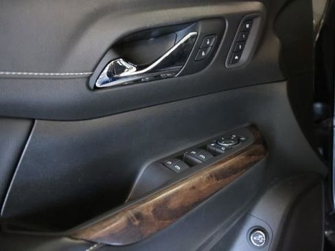 Used 2021 GMC Acadia Denali w/ Denali Ultimate Package image 18