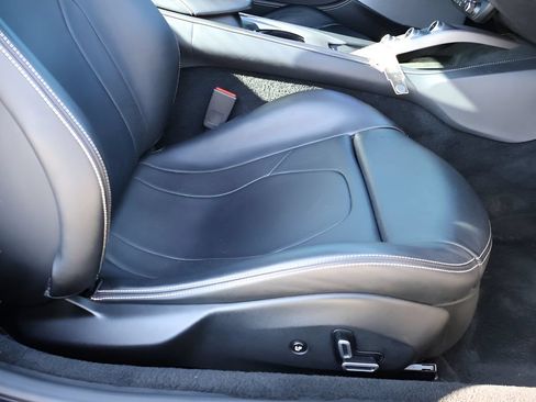 Used 2020 Ferrari Portofino RWD image 16