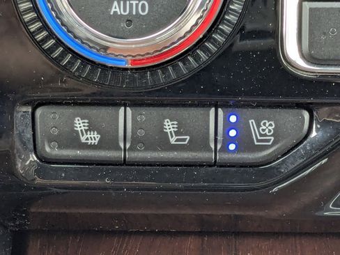 Used 2023 GMC Yukon Denali Ultimate w/ LPO, Floor Liner Package AWD/4WD image 35