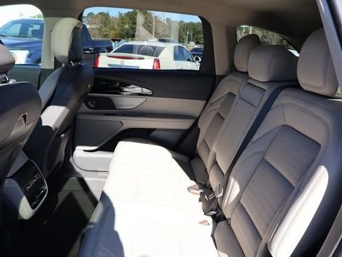 New 2025 Lincoln Nautilus Reserve image 6