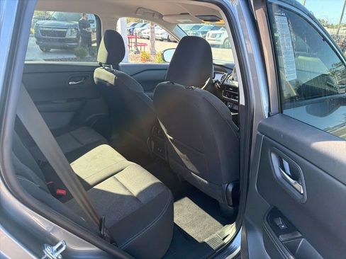 Certified 2025 Nissan Rogue SV image 9